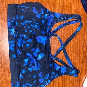 Lululemon crossed sports bra